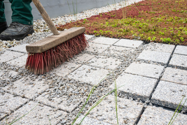 Zelená střecha ECOSEDUM PACK v kombinaci s ECORASTER BLOXX