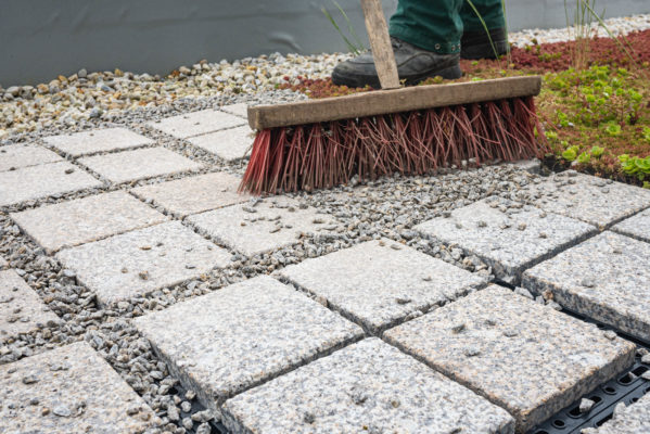 Zelená střecha ECOSEDUM PACK v kombinaci s ECORASTER BLOXX